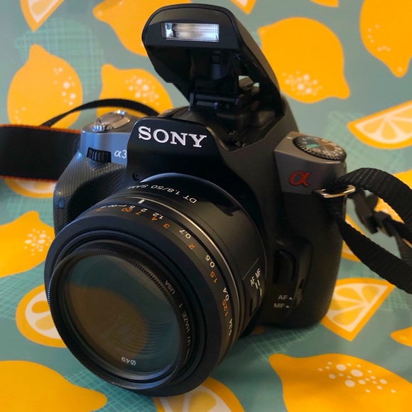 Sony Alpha 330 (Sony A330) kit with 2 lenses - Picture 2 of 13
